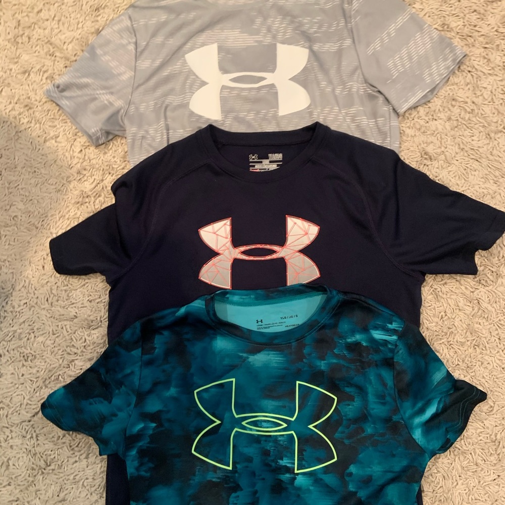 Boys youth large Under Armour Shirts